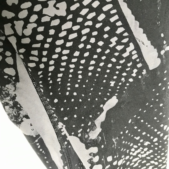 Lululemon sz 4 leggings - Picture 5 of 7